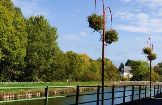 Camping Le Vallage Attigny Exterior photo