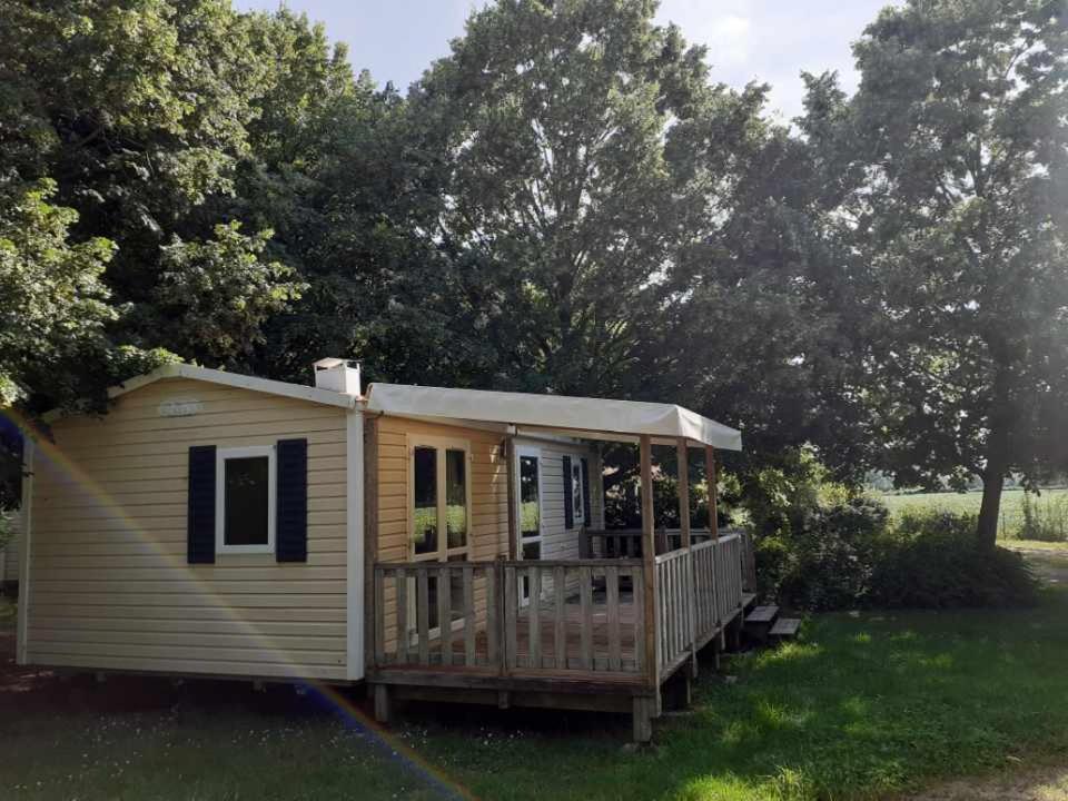 Camping Le Vallage Attigny Exterior photo